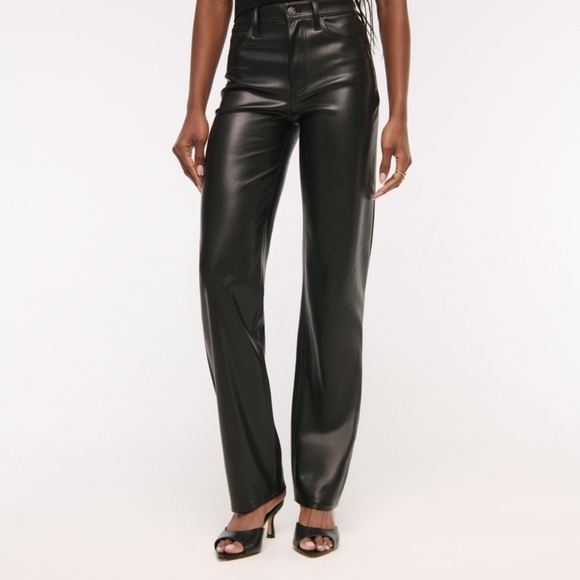 Abercrombie & Fitch 90s Relaxed Leather Pant - Picture 3 of 5